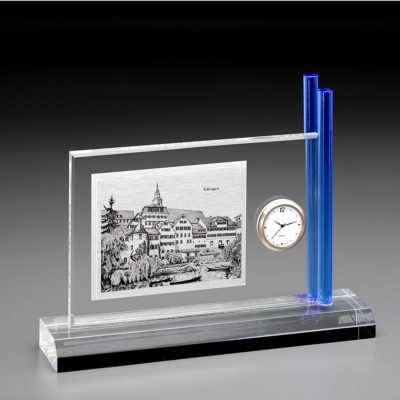 Acrylglas Trophäen mit Uhr